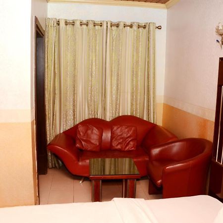 Terrace Green Hotels & Suite Lagos Buitenkant foto
