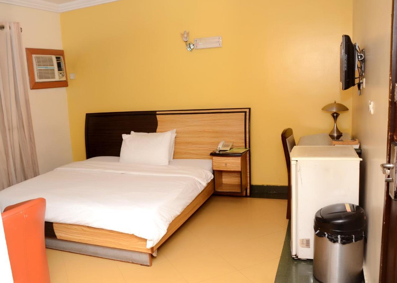Terrace Green Hotels & Suite Lagos Buitenkant foto