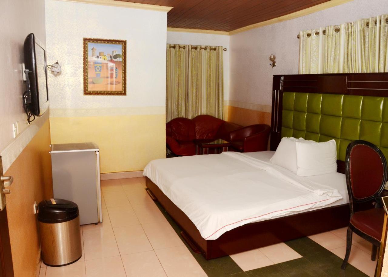 Terrace Green Hotels & Suite Lagos Buitenkant foto
