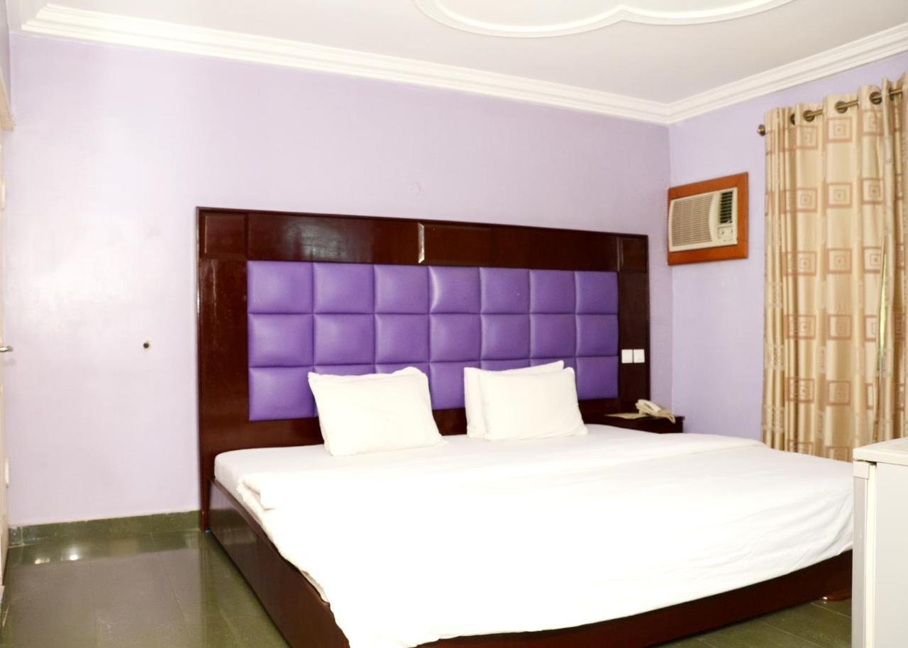 Terrace Green Hotels & Suite Lagos Buitenkant foto